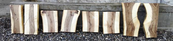 Kleine Holzstücke nach dem Aufsägen.